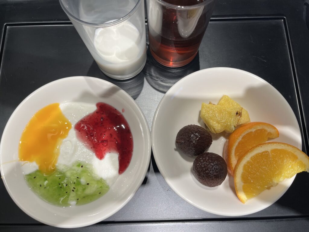 IL ONAI レストランの朝食☀️乳製品もフルーツもめっちゃ美味しかったです😋