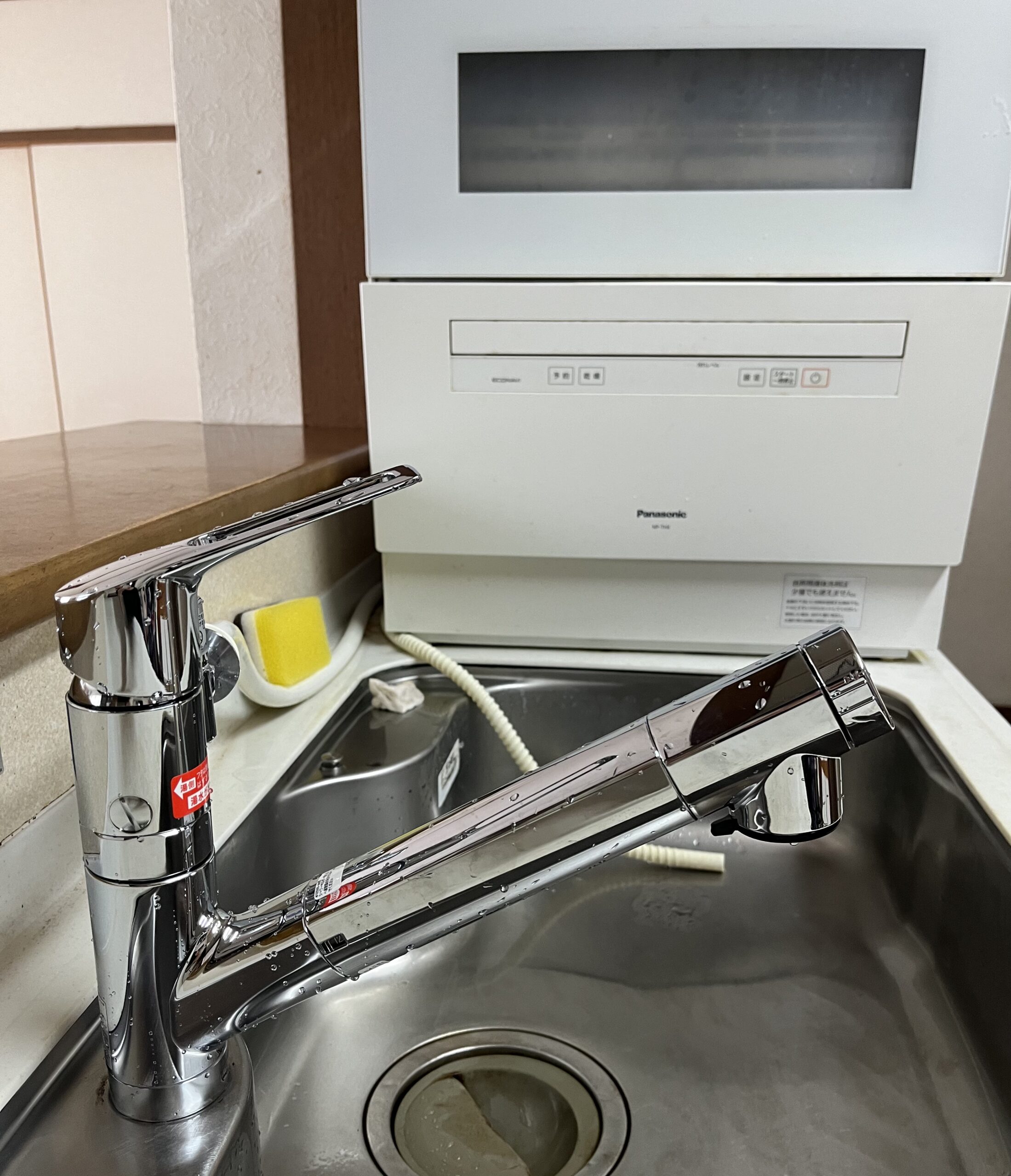 新しく取り付けたKVKの蛇口と卓上食洗機