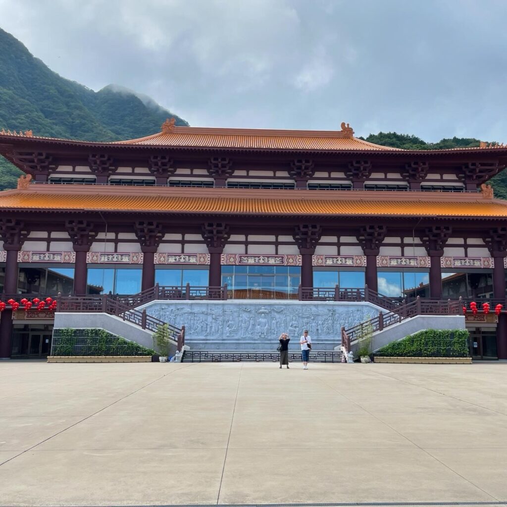 台湾のお寺、佛光山法水寺の本殿